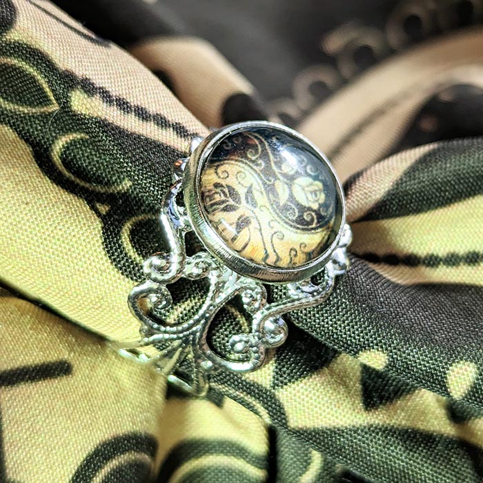 Bague ciselée réglable ajustable bague Roses yin-yang beige et marron cabochon cuivre plaqué rhodium bracelet spirituel