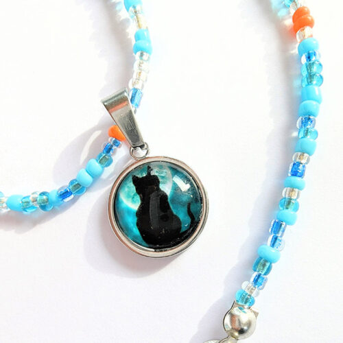 Collier perles rocaille pendentif silhouette chat clair de lune collier en perles de rocaille femme La Manche Miniature pendentif chat lune bleu