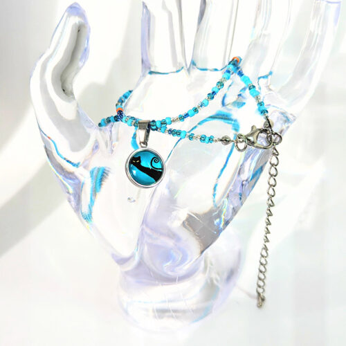 Collier perles rocaille pendentif Chat noir sur fond bleu collier en perles de rocaille femme La Manche Miniature pendentif chat bleu